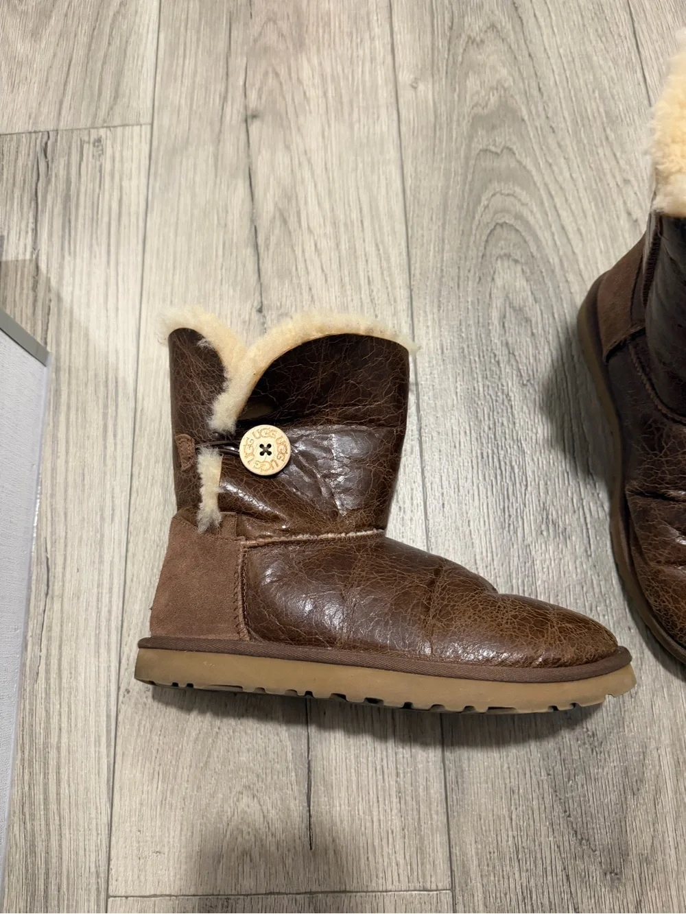 UGG Chestnut leather Shearling Mid-Calf Boot